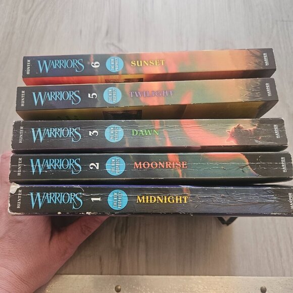 Warriors Paperback Books - The New Prophecy Book Set - By: Erin Hunter - Picture 3 of 5